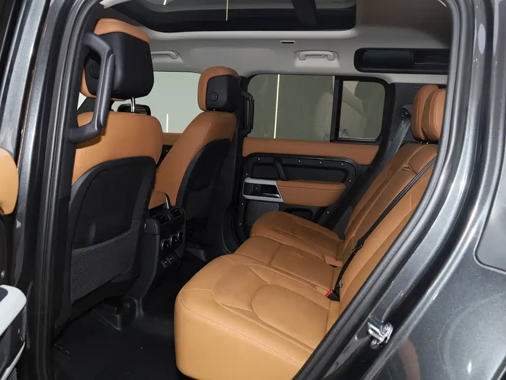 Land Rover Defender — миниатюра 22