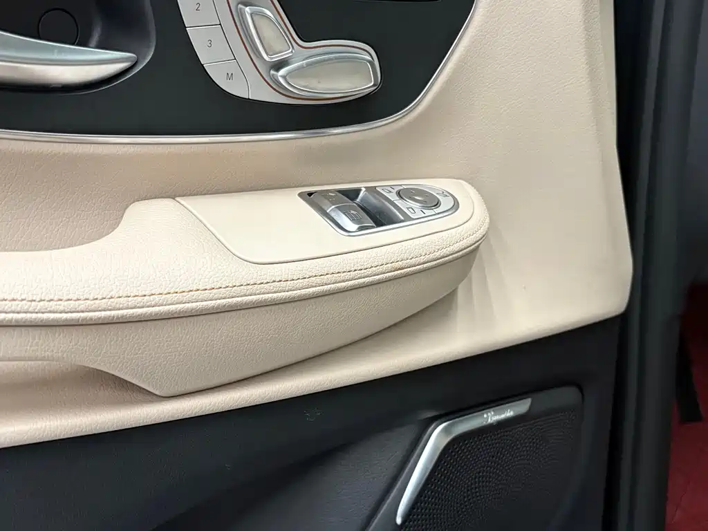 Mercedes-Benz V-Class — миниатюра 11