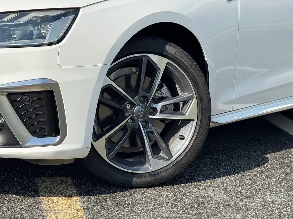 Audi A4L — миниатюра 4