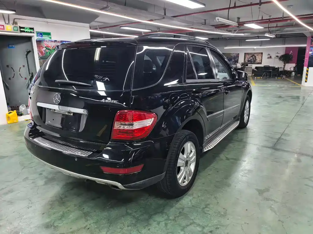 Mercedes-Benz M 2010 ML 300 4MATIC