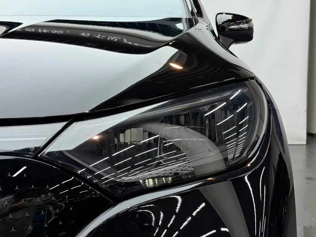 Mercedes-Benz EQE SUV — миниатюра 3