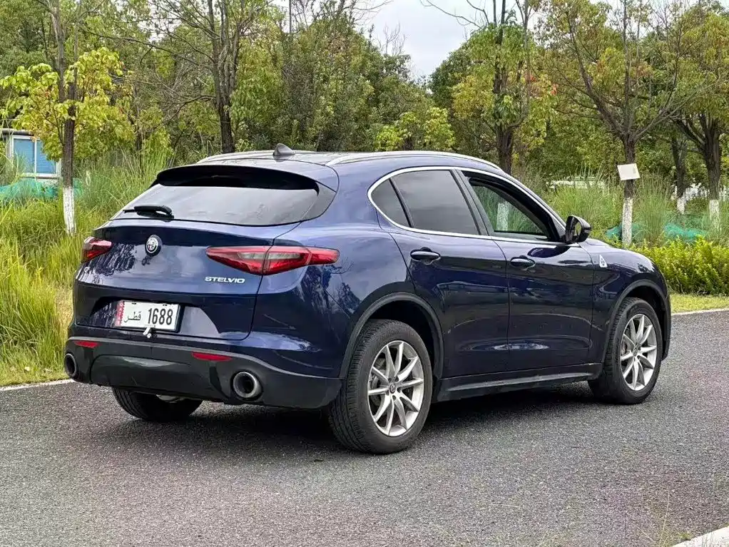 Alfa Romeo Stelvio — миниатюра 7