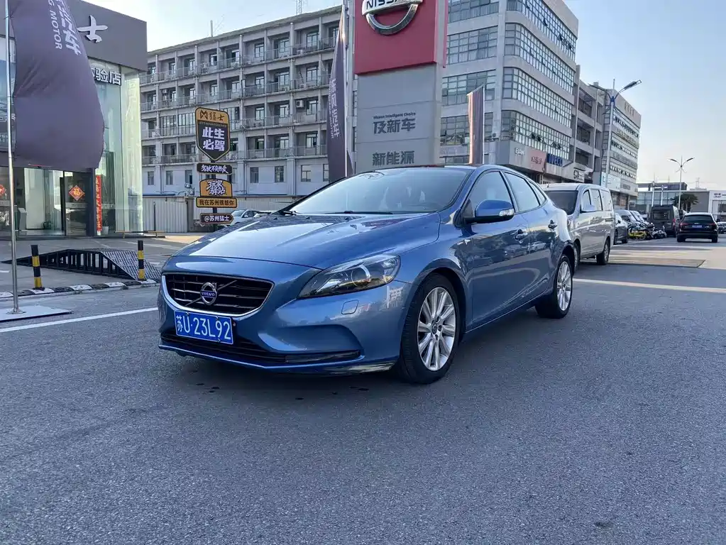 Volvo V40 2015