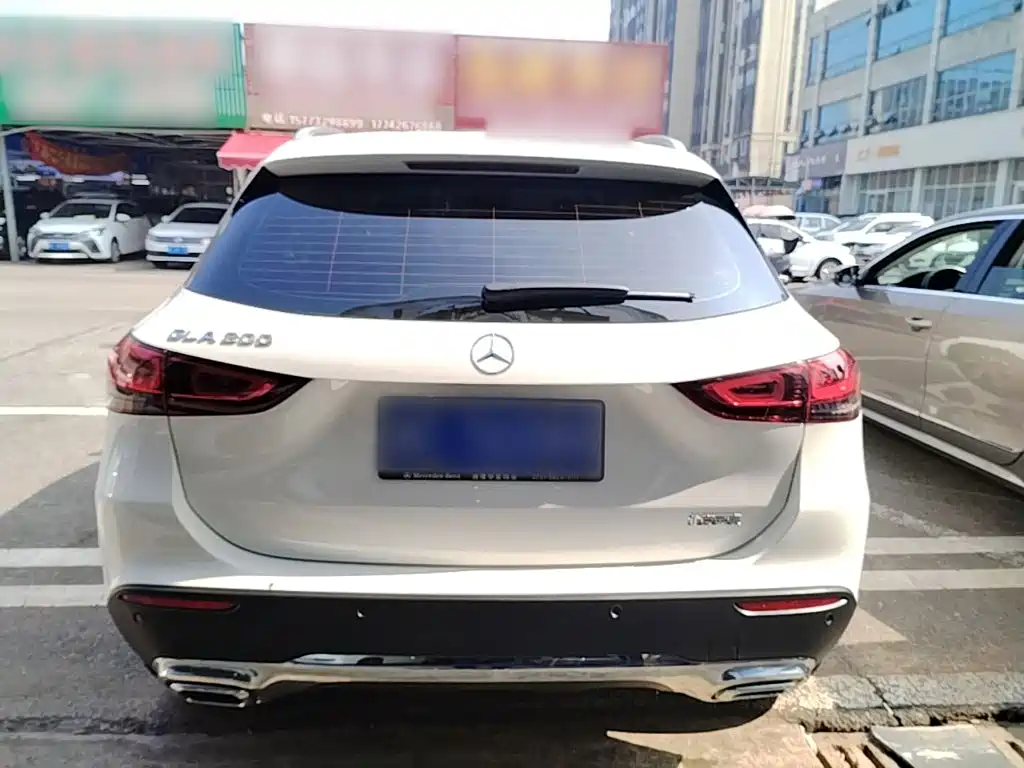 Mercedes-Benz GLA — миниатюра 6