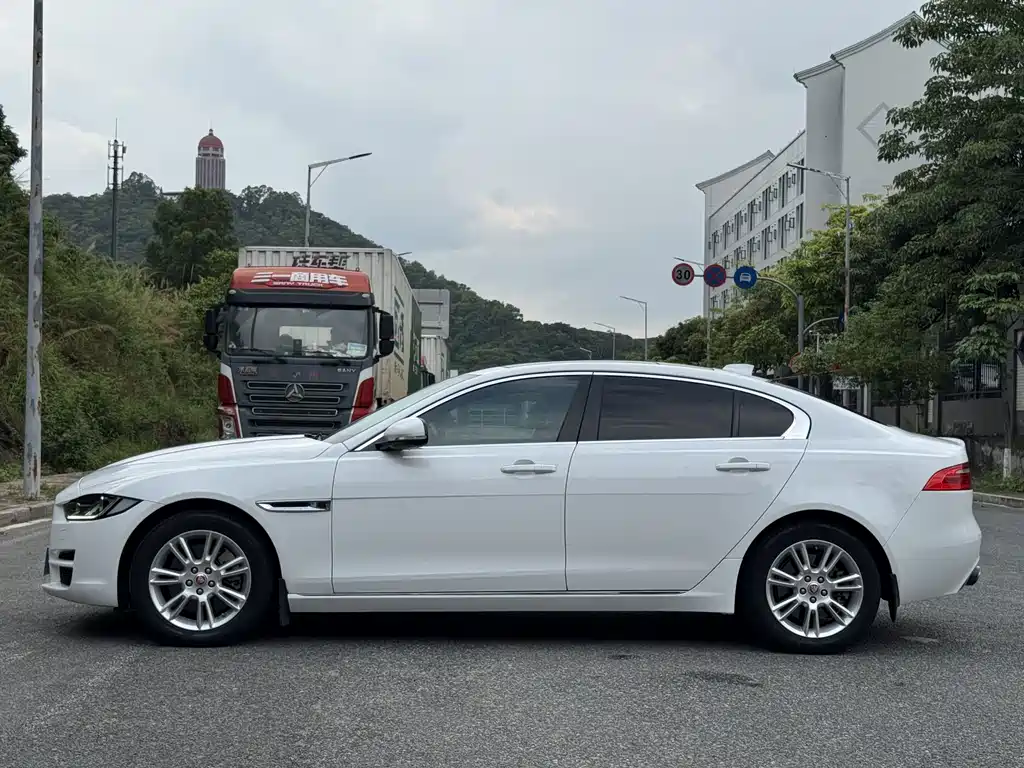Jaguar XEL — миниатюра 5