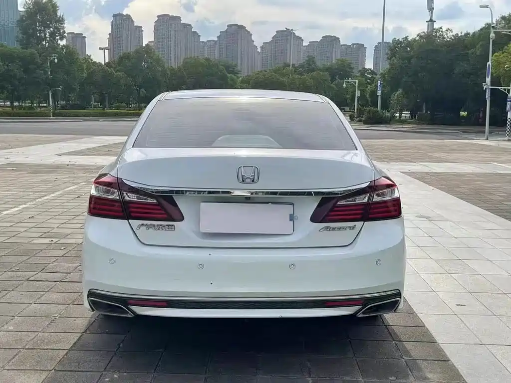 Honda Accord — миниатюра 6