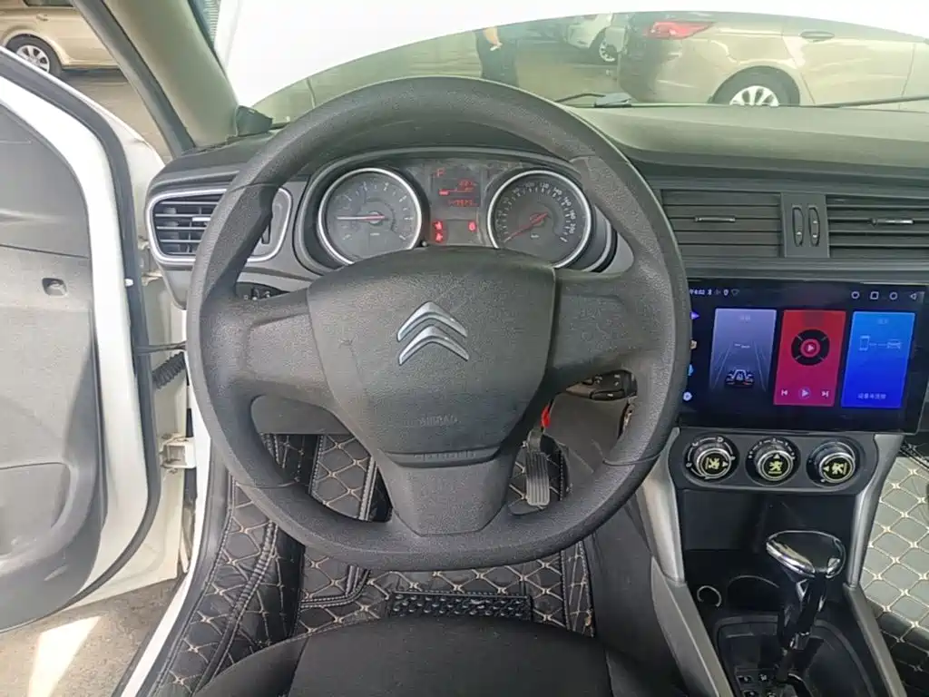 Citroen C3-XR — миниатюра 11