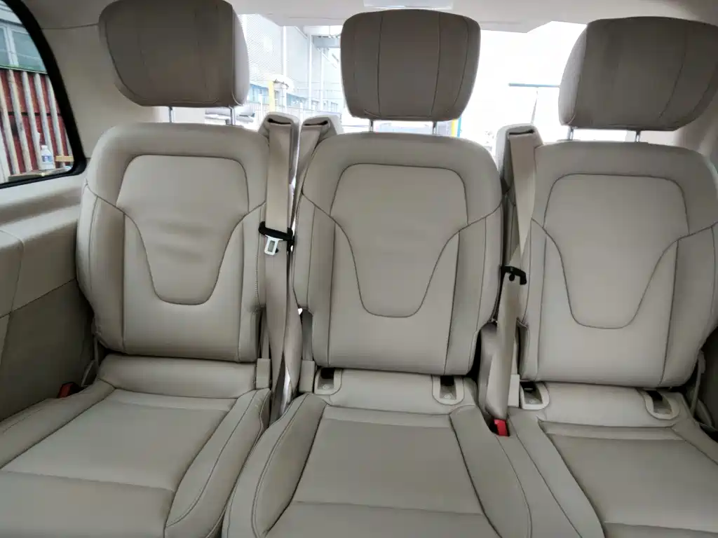 Mercedes-Benz V-Class — миниатюра 11
