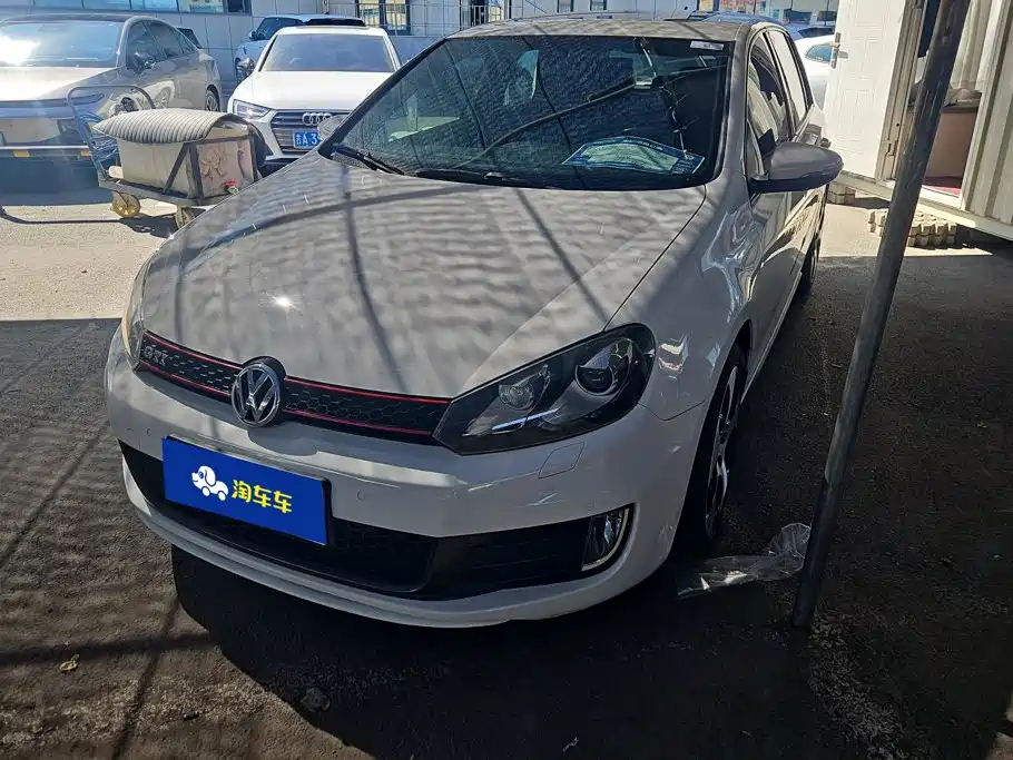 Volkswagen Golf GTI
