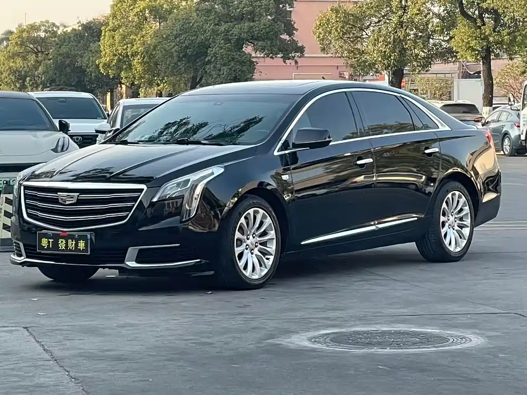 CADILLAC XTS