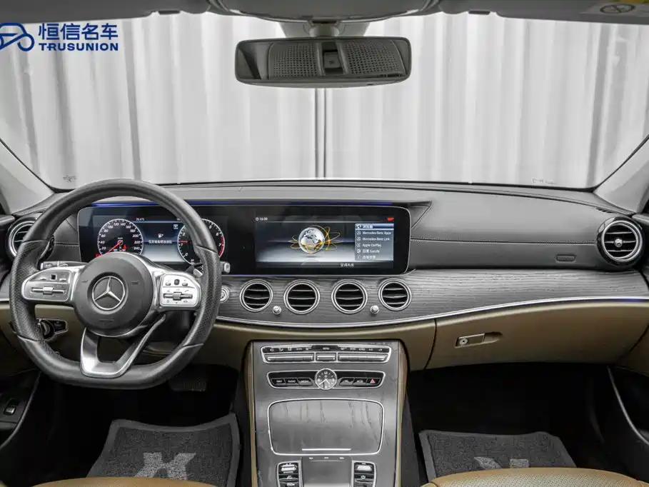 Mercedes-Benz E-Class — миниатюра 13
