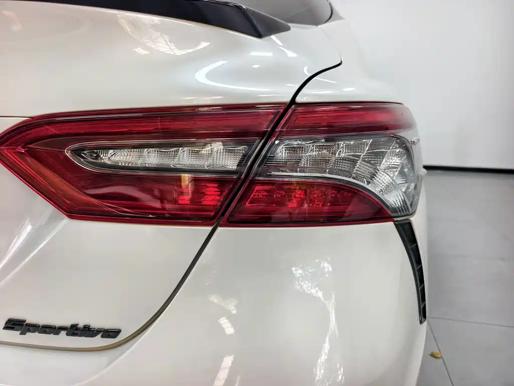 Toyota Camry — миниатюра 17