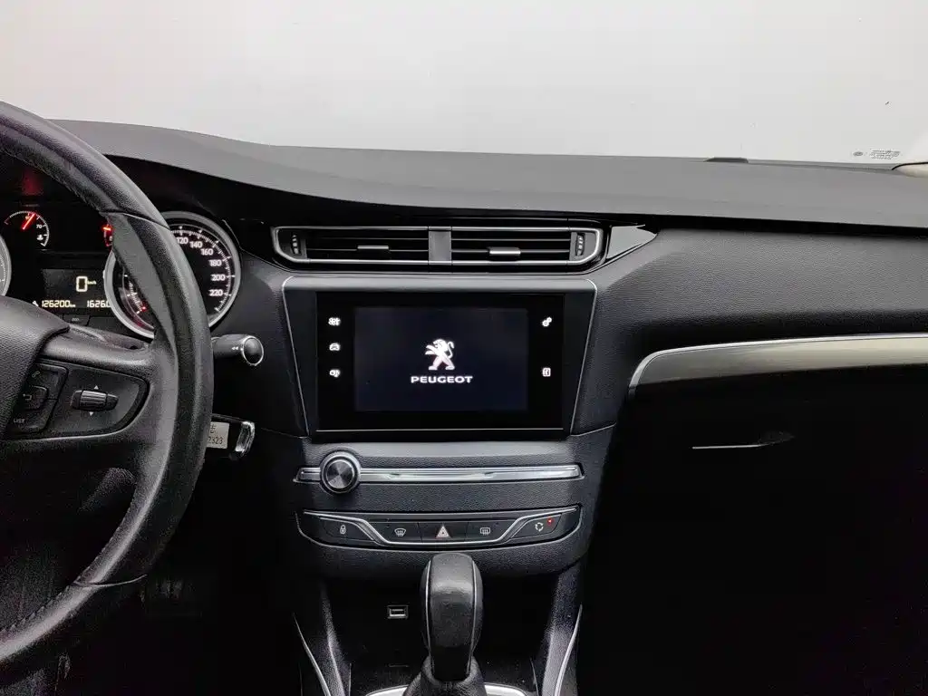 Peugeot 408 — миниатюра 12