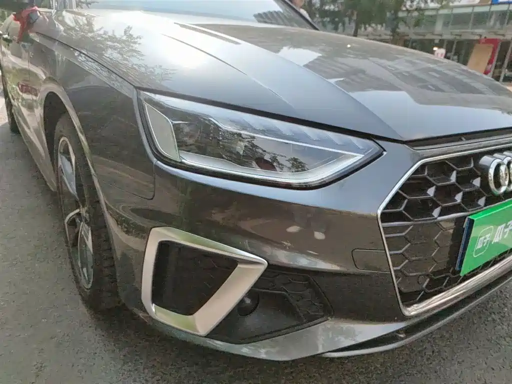 Audi A4L 2021 40 TFSI