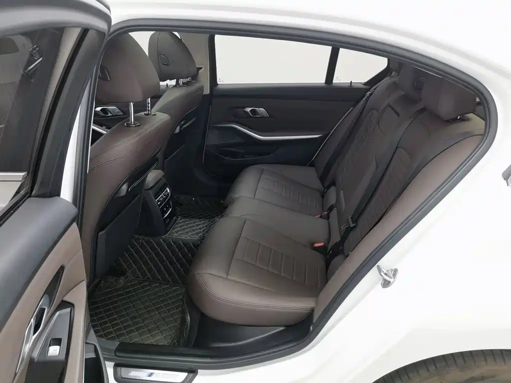 BMW 3 Series — миниатюра 15