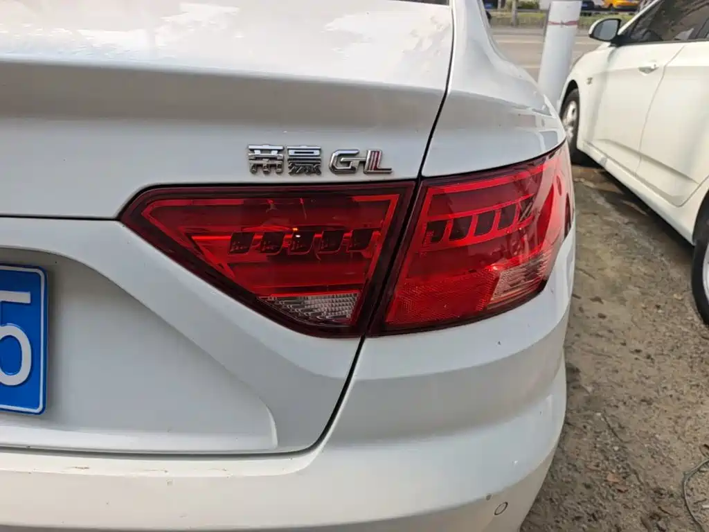 Geely Emgrand GL — миниатюра 8