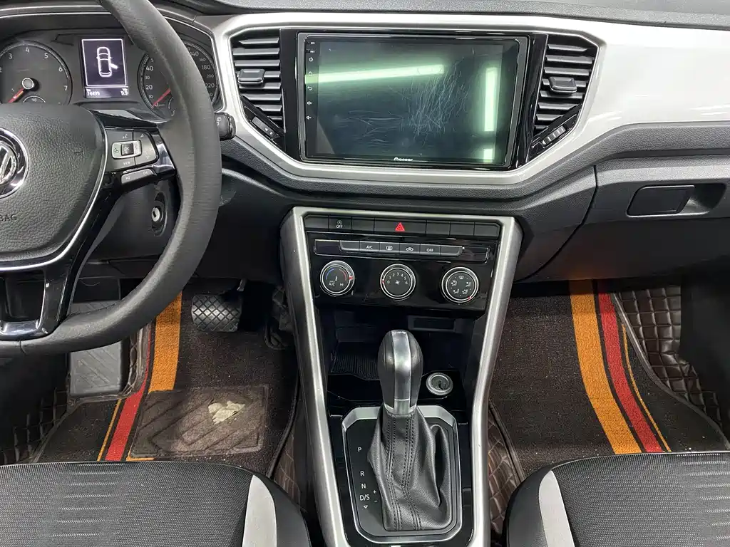 VOLKSWAGEN T ROC EXPLORING SONGS