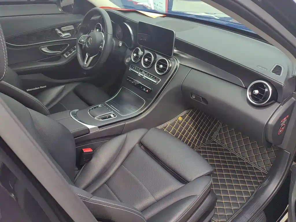 Mercedes-Benz C-Class — миниатюра 3