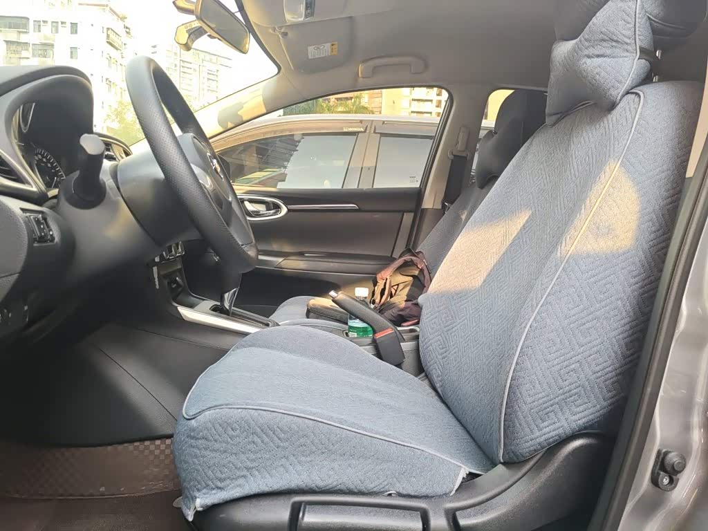 Nissan Sylphy 1.6 л 2026 г. Серебристо-серый, пробег 10000 км