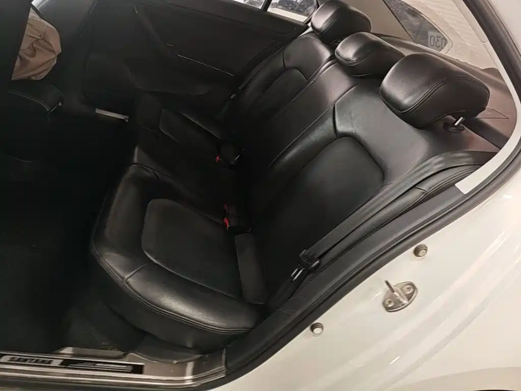 Volkswagen Santana — миниатюра 17