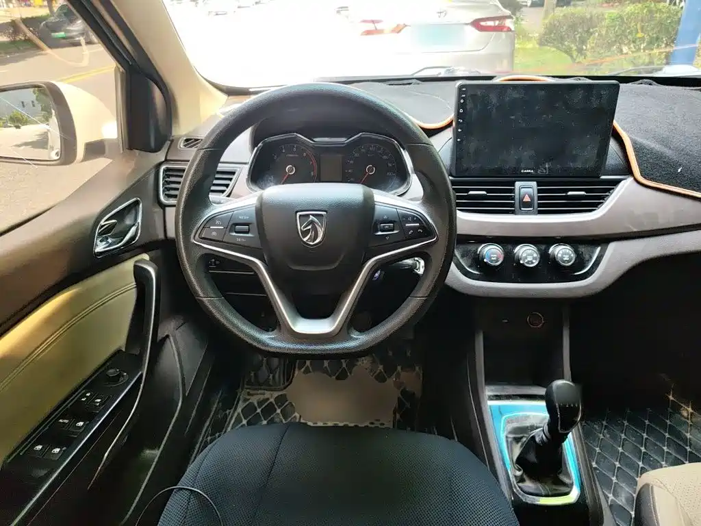Baojun 310W — миниатюра 6