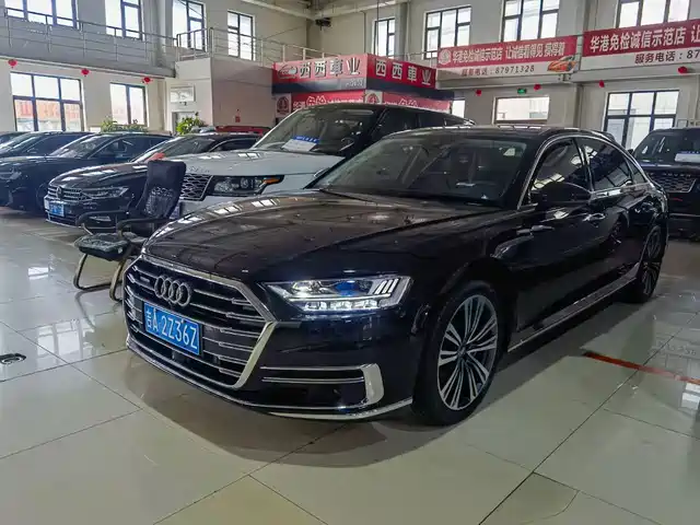 AUDI A8