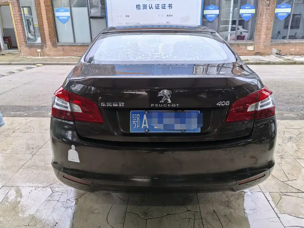 PEUGEOT 408
