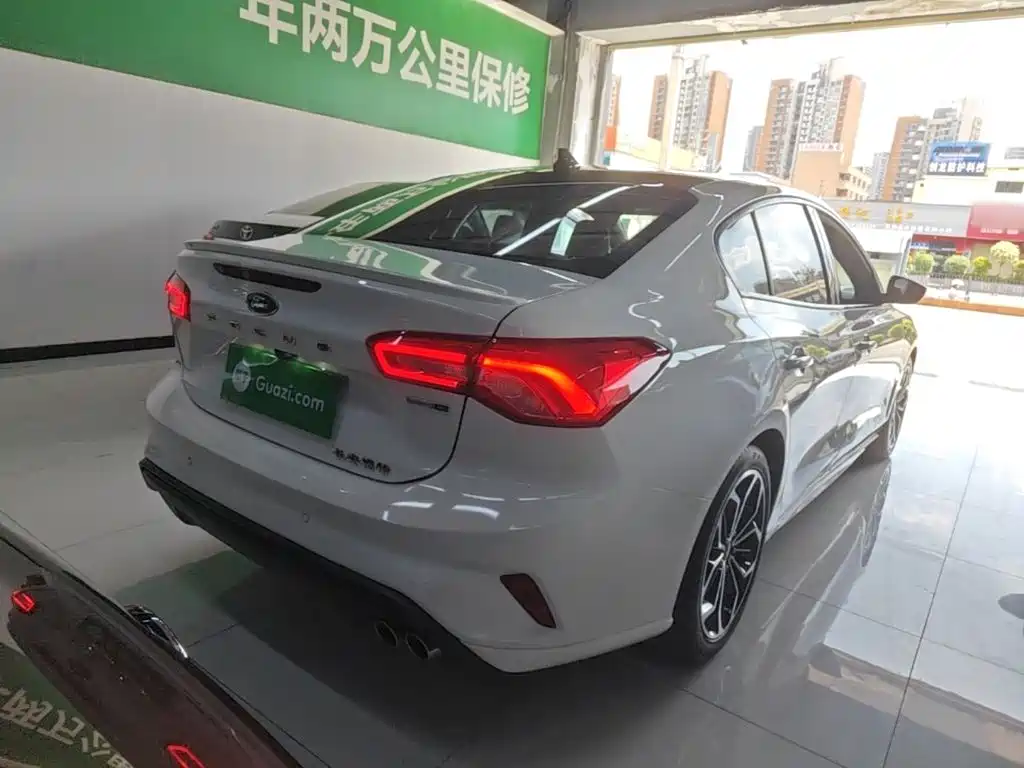 Ford Focus — миниатюра 7