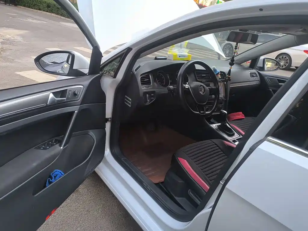 Volkswagen Golf — миниатюра 14