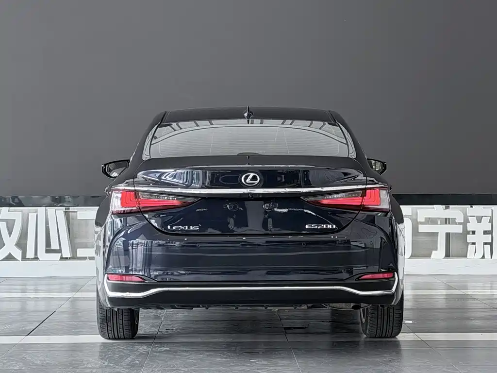 Lexus ES — миниатюра 5