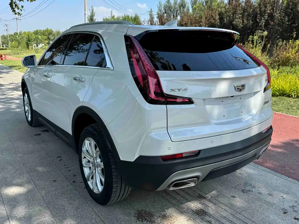 Cadillac XT4 — миниатюра 6