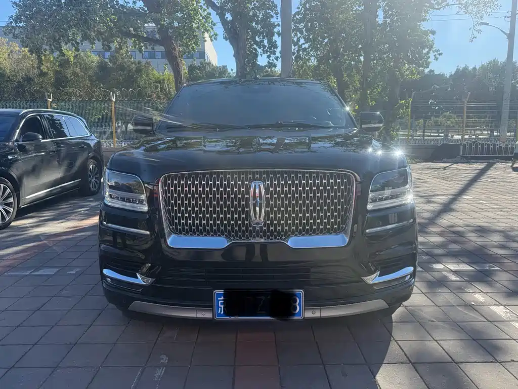 Lincoln Navigator — миниатюра 2