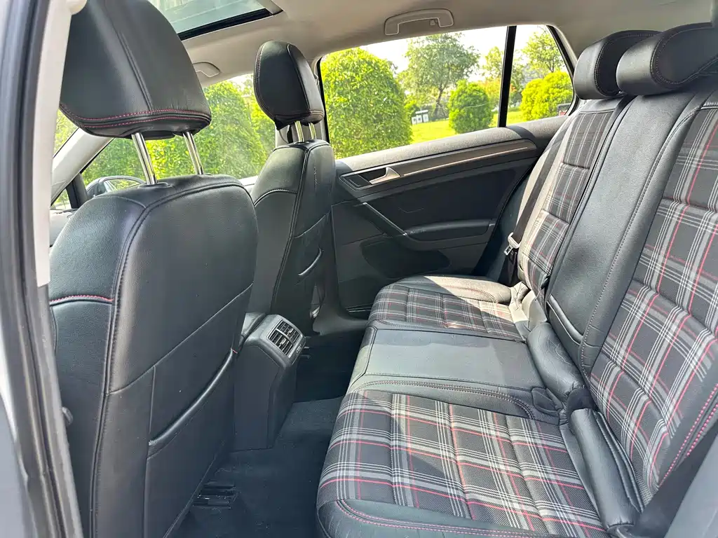 Volkswagen Golf — миниатюра 16