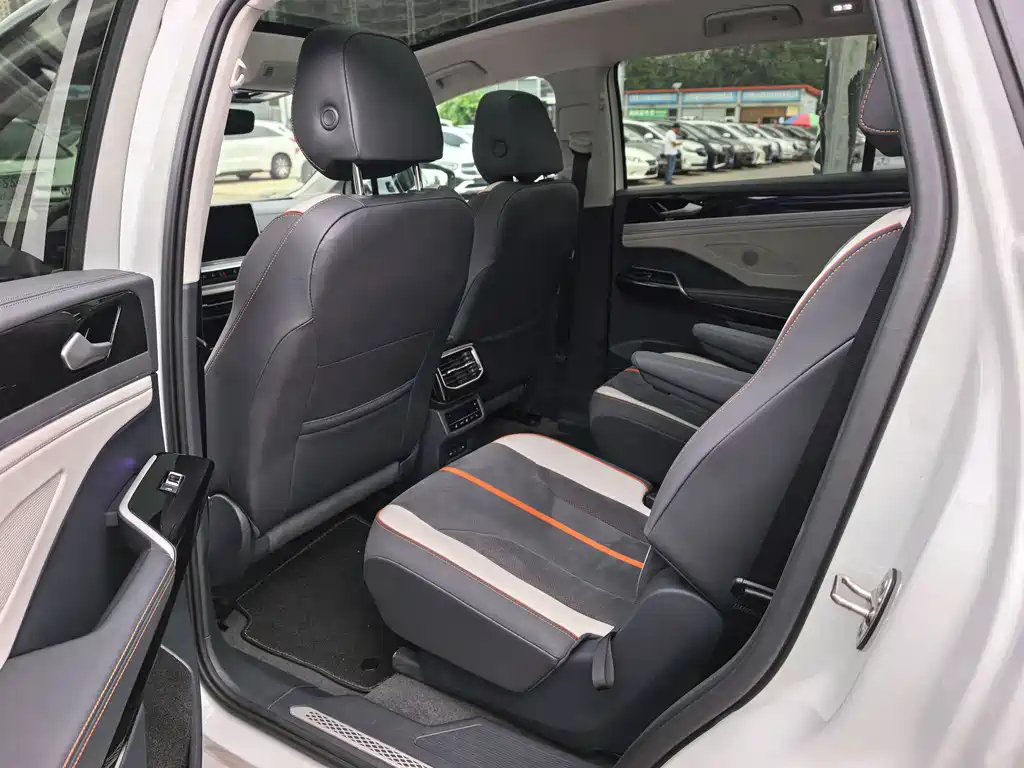 Volkswagen ID.6 Crozz — миниатюра 5