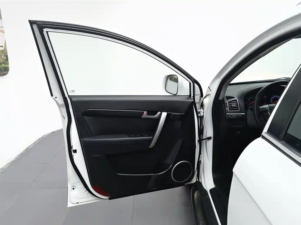 Chevrolet Captiva 2012 2.4L Flagship 7 мест