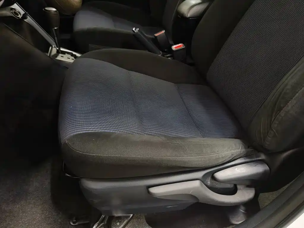 Toyota Yaris L — миниатюра 20