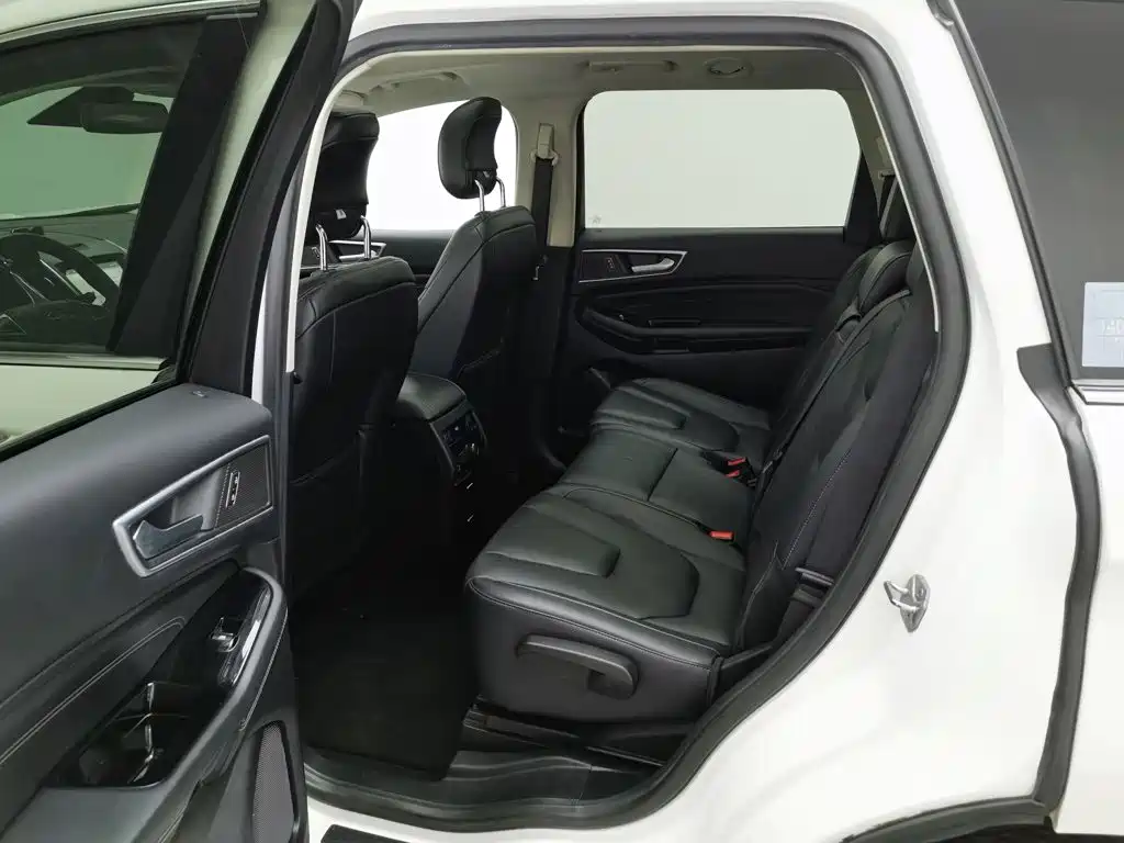 Ford Edge — миниатюра 15