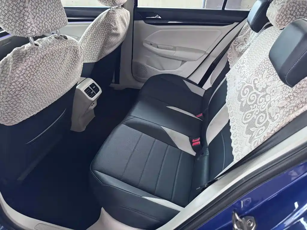 Volkswagen Bora EV — миниатюра 6
