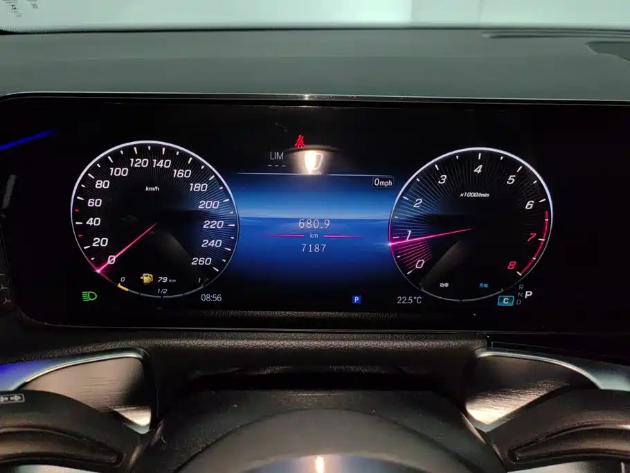 Mercedes-Benz GLB — миниатюра 14