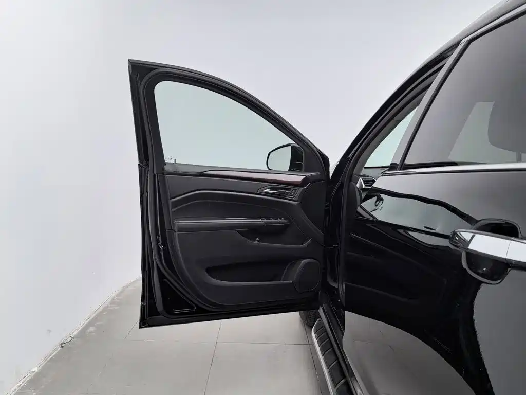 Cadillac SRX — миниатюра 8