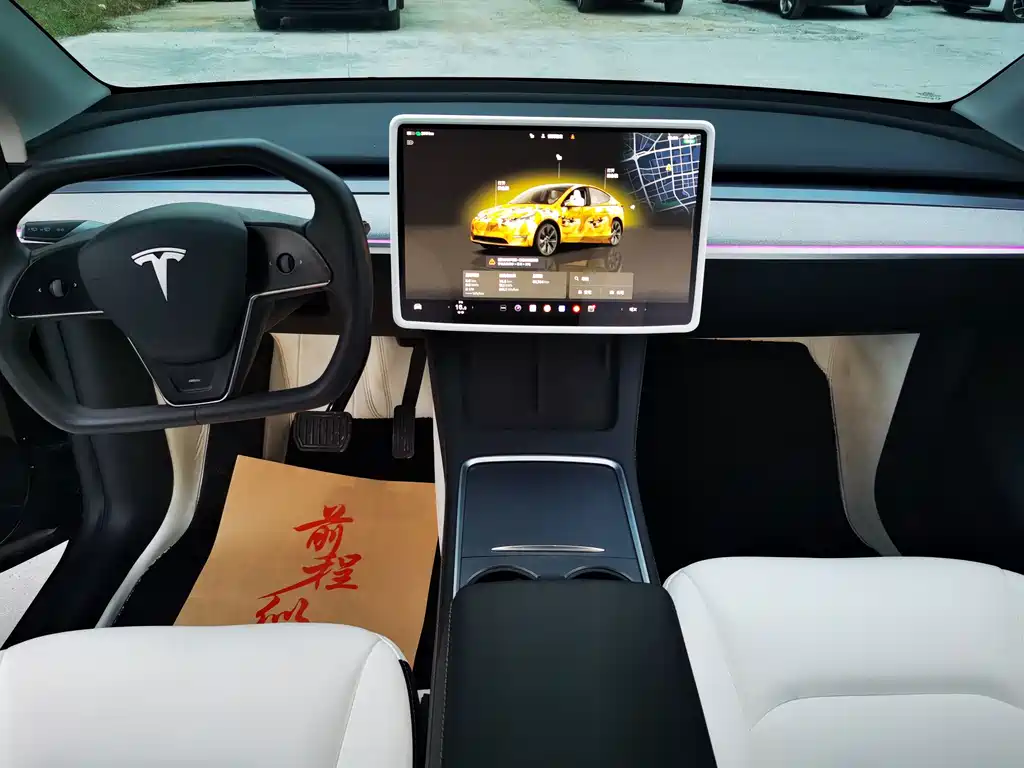 Tesla Model Y — миниатюра 7