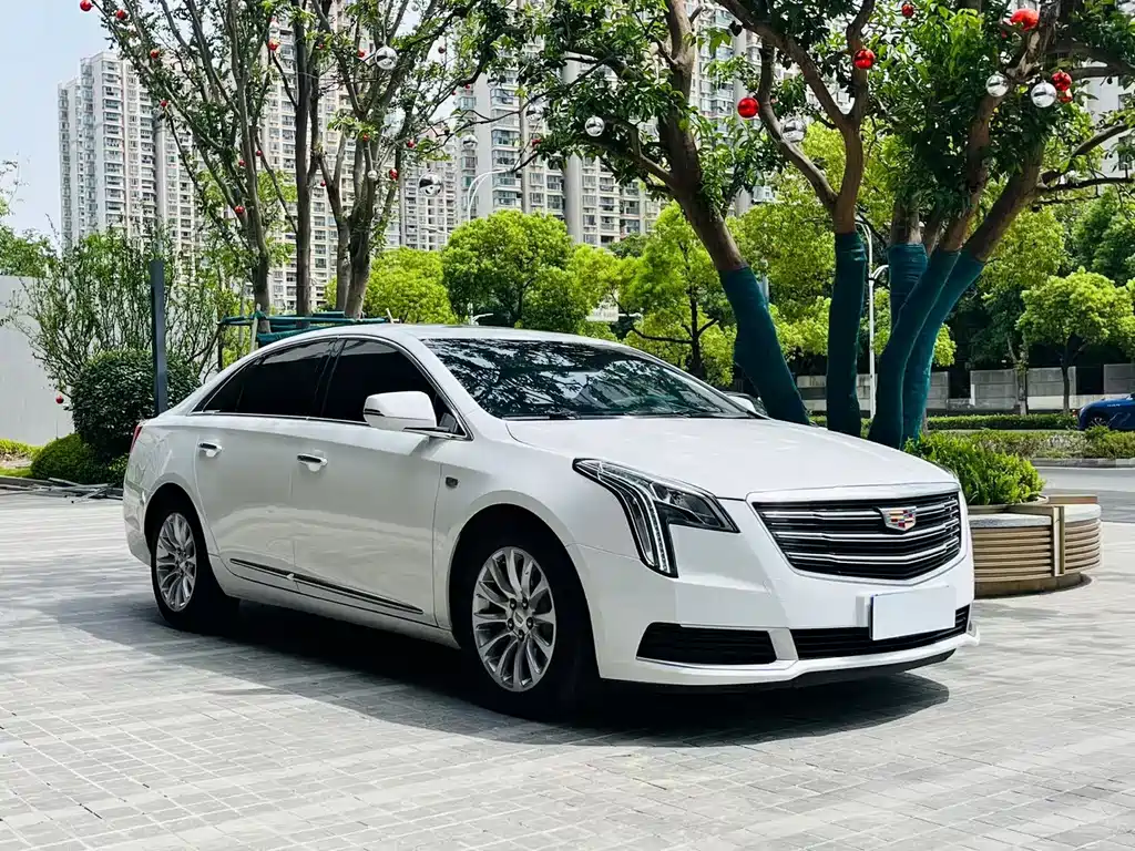 CADILLAC XTS