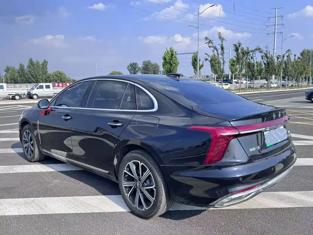 Hongqi H5 PHEV 2025 130