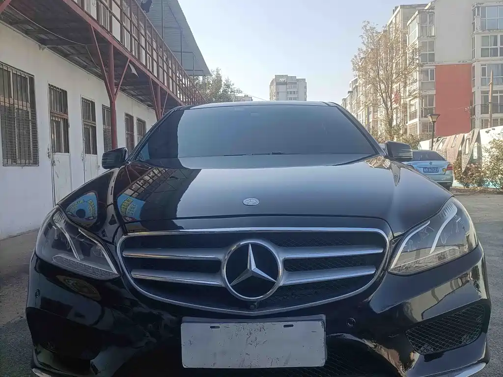 Mercedes-Benz E-Class — миниатюра 2