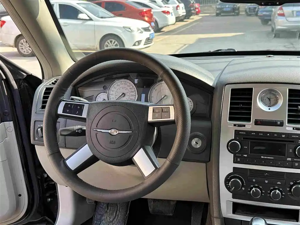 Chrysler 300C — миниатюра 11