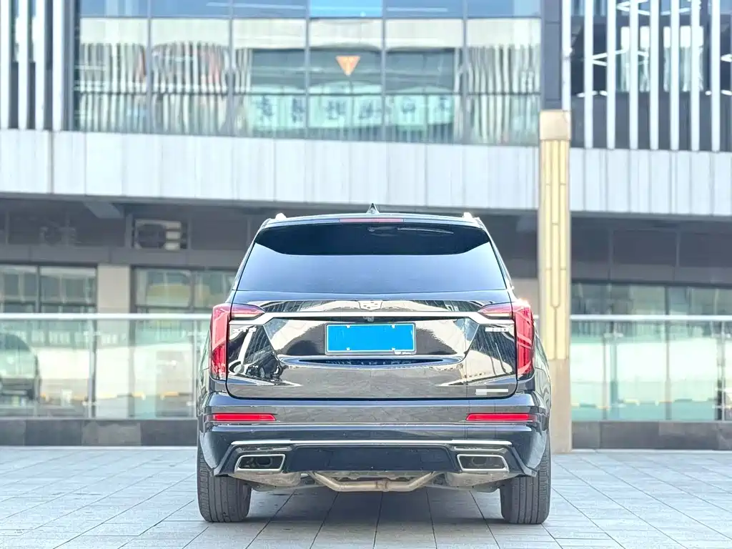 CADILLAC XT6