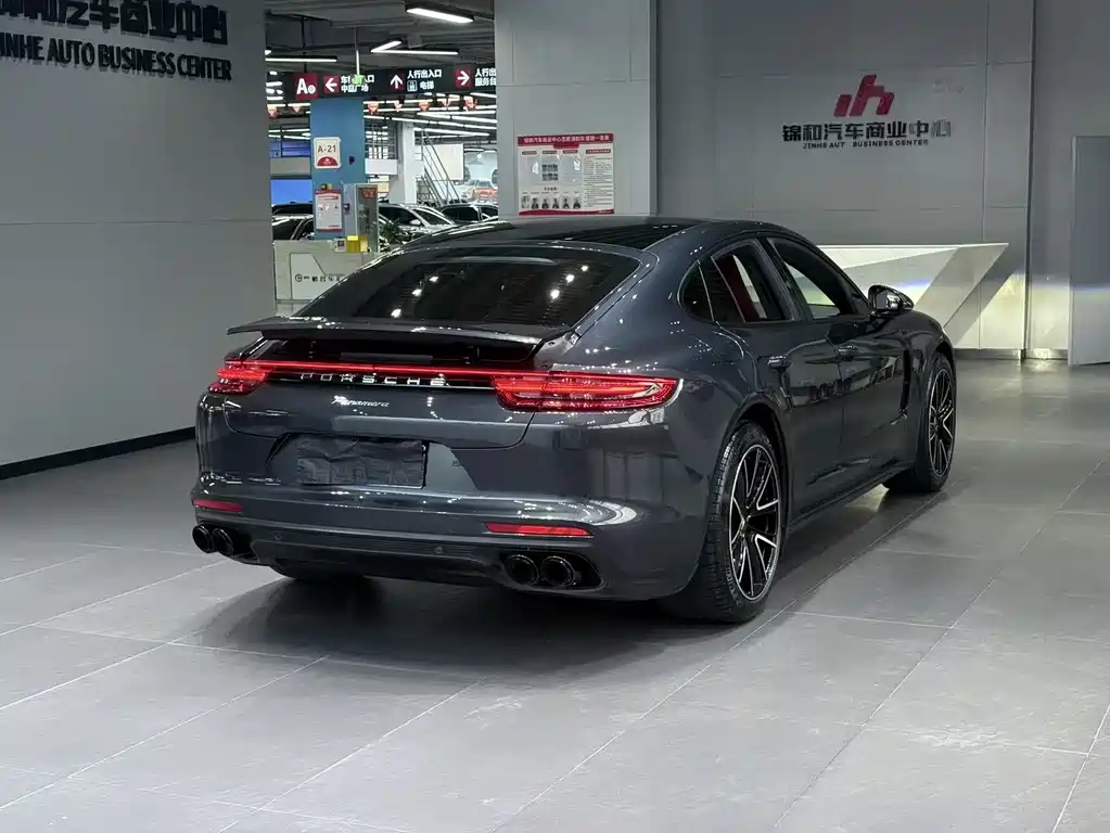 PORSCHE PANAMERA