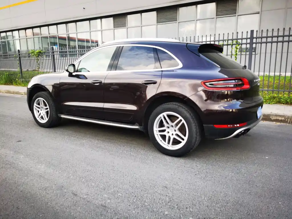 Porsche Macan — миниатюра 12