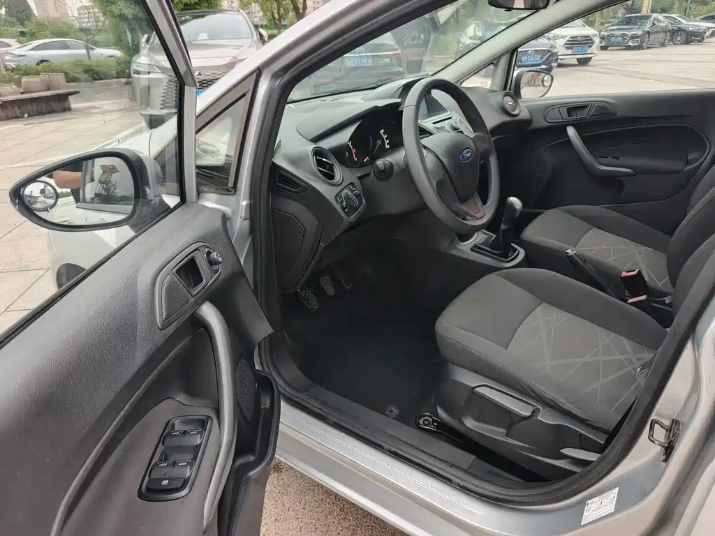 Ford Fiesta — миниатюра 8