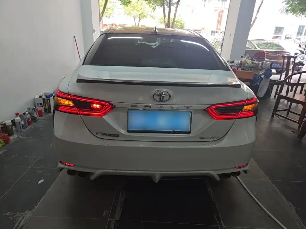 Toyota Camry — миниатюра 4